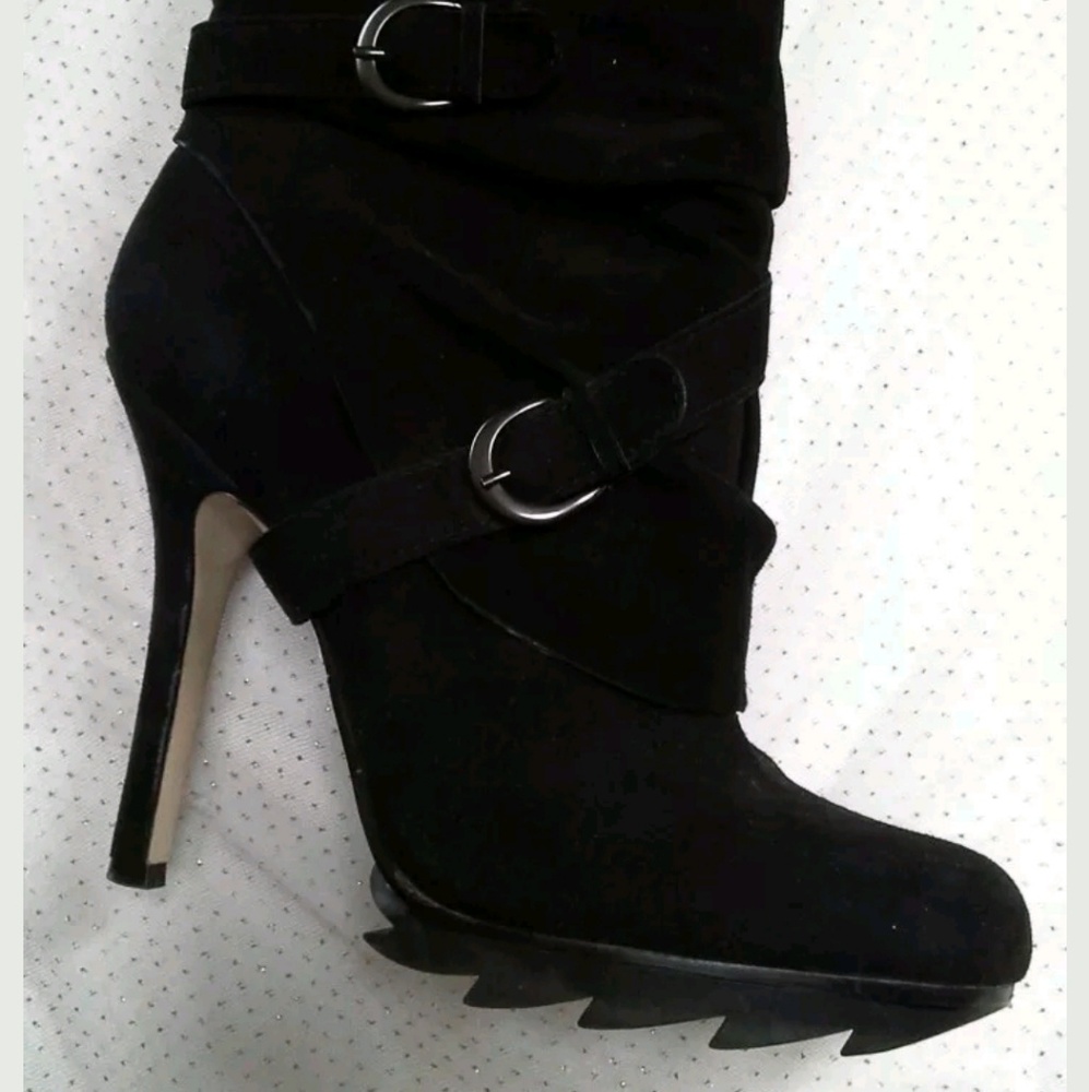 Boutique 9 Black Suede Olita Size 10 M Lug Sole